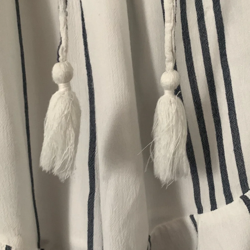 American Eagle XS Striped Ruffle Romper EUC Navy & White - Picture 7 of 15